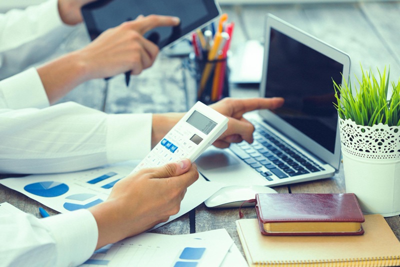 كيفية اختيار خدمة المحاسبة ومسك الدفاتر المناسبة لعملك